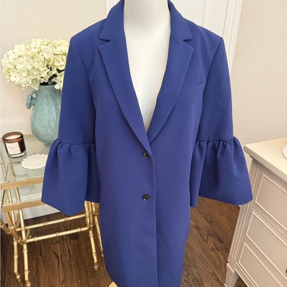 Banana Republic Bell-Sleeve Coat - Picture 3 of 7